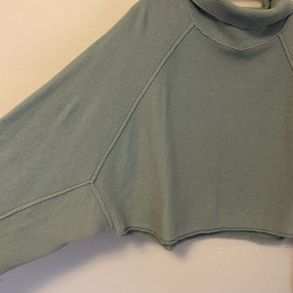 Free People Lost In Forest Sweater Mock Neck‎ Cropped Blue Green S Cashmere NWT - Picture 2 of 8